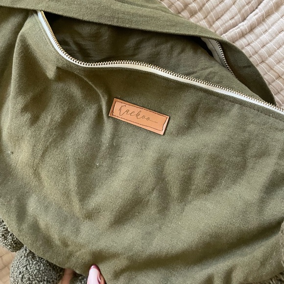 ♥️Sold | Kaekoo | Round Pom-Pom Pillow Cover - Picture 6 of 6